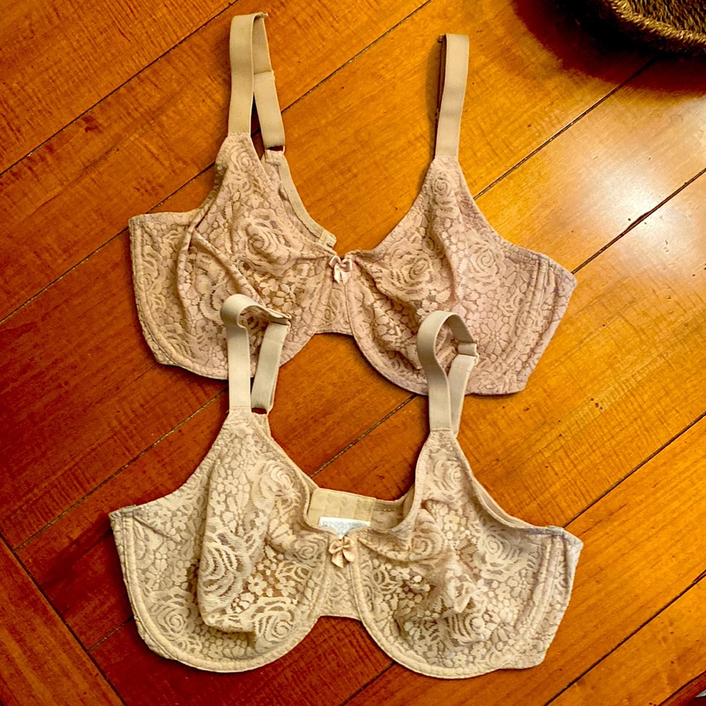 2 Wacoal bras, both sz 40DD and in excellent condition